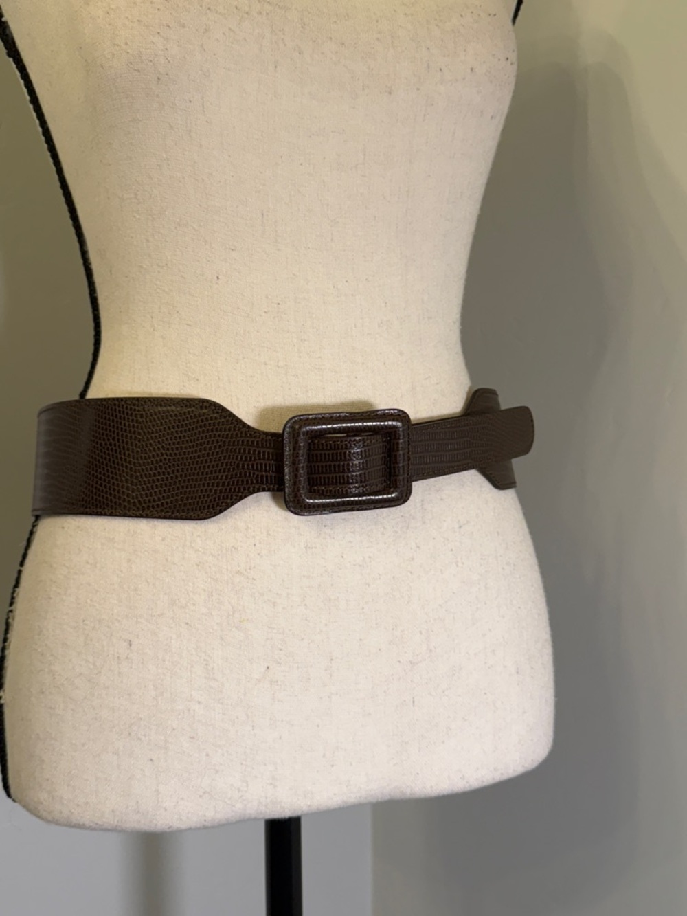 Banana Republic Wide Waist Belt Medium Brown Textured Genuine Leather Statement